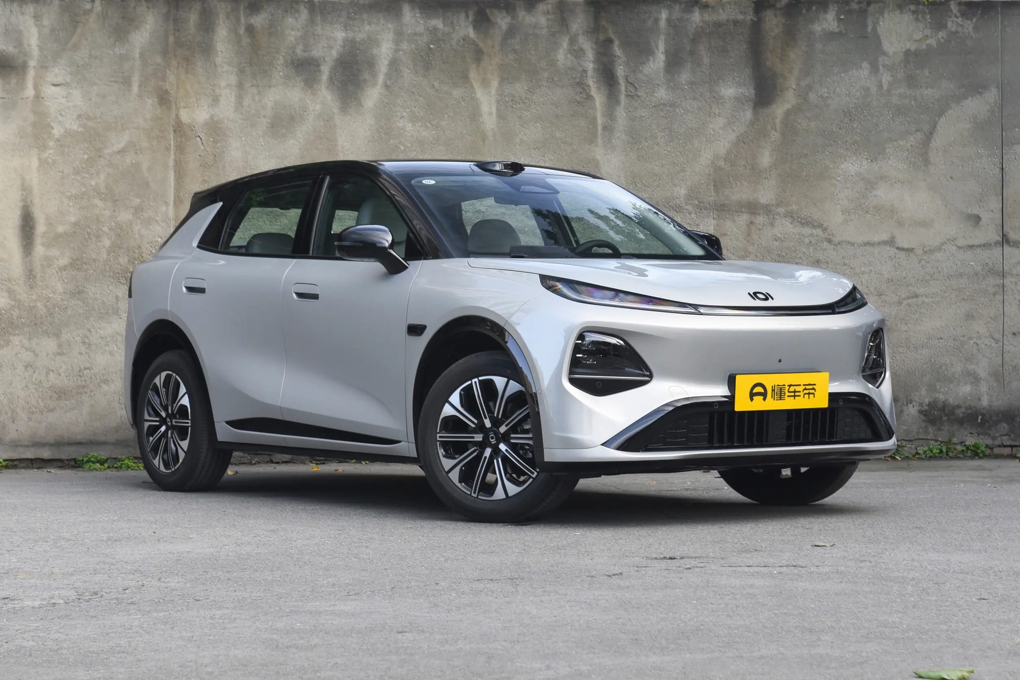 Changan Qiyuan Q05 — перёд три четверти справа