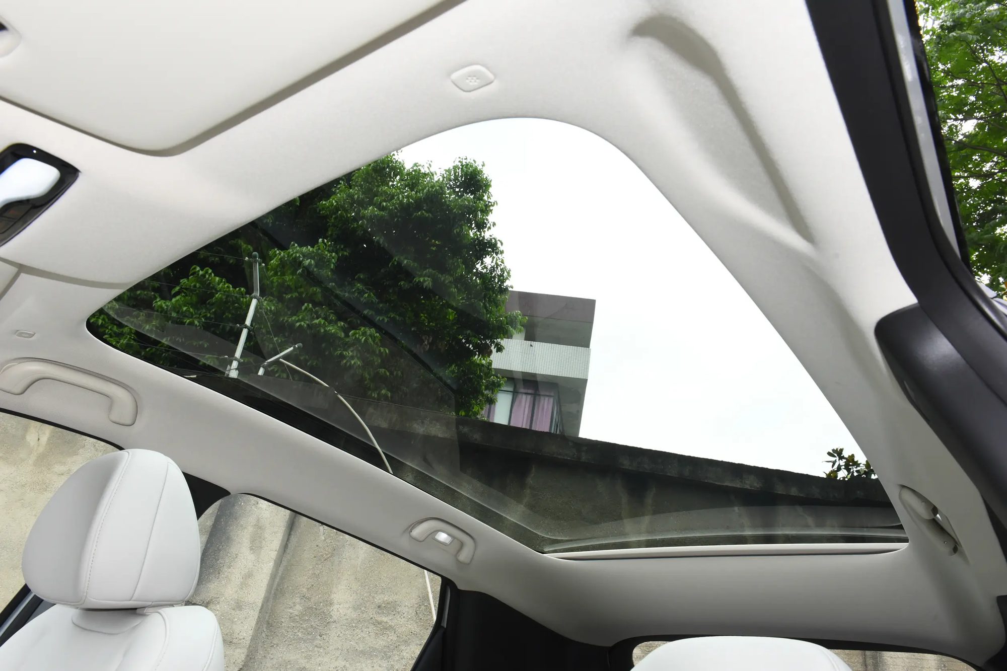 Changan Qiyuan Q05 — панорамная крыша