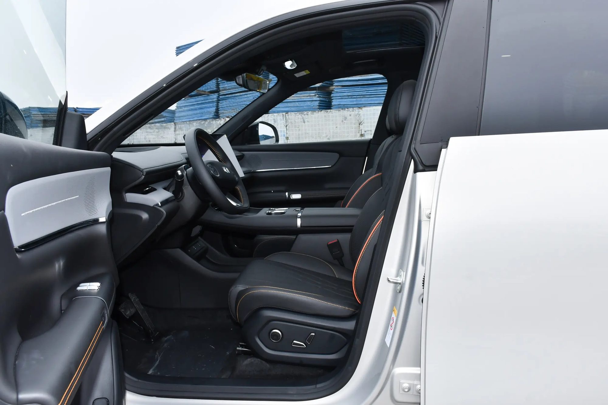 Changan Qiyuan Q07 — переднее сиденье